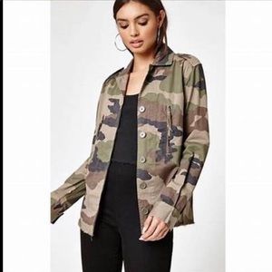 NWOT Kendall & Kylie camo cargo jacket!